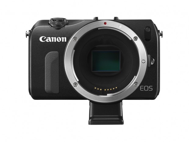Canon EOS M mit Objektivadapter (Bild: Canon)